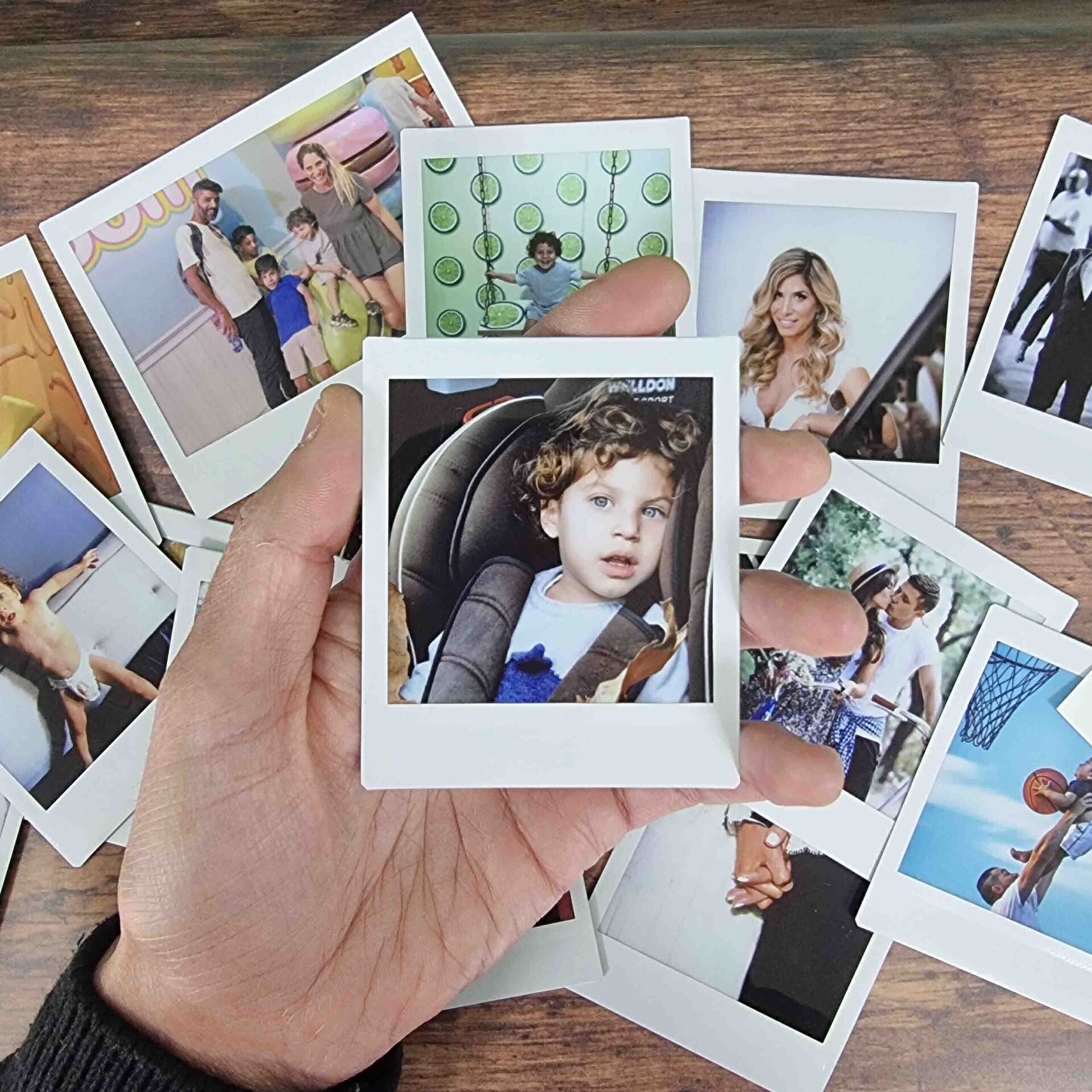 הדפסת תמונות פולארויד – INSTAX SQUARE