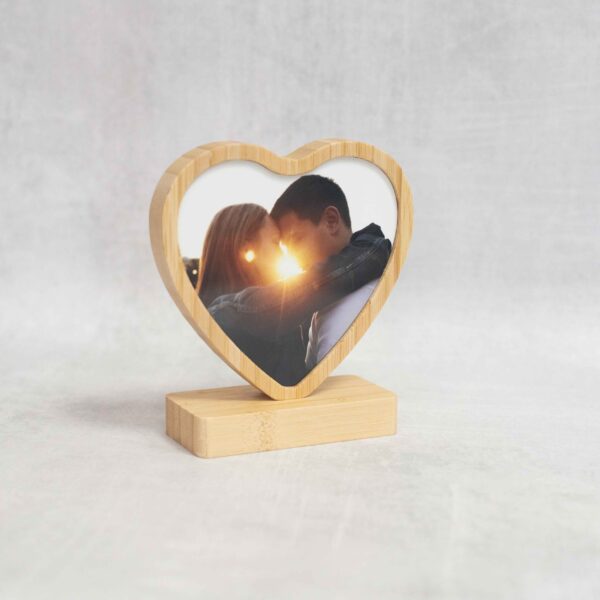 הדפסת תמונה עם מסגרת במבוק לב